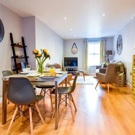 Central No 1 Apartment *